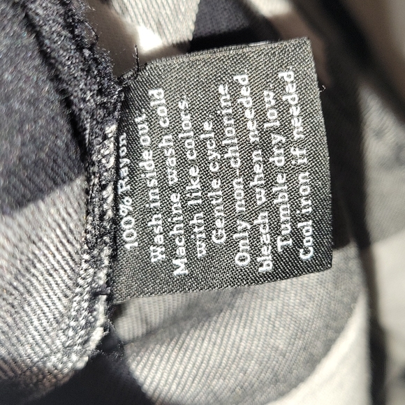 Rock & Republic long sleeve button up collard top black and white checkard large - Picture 5 of 5